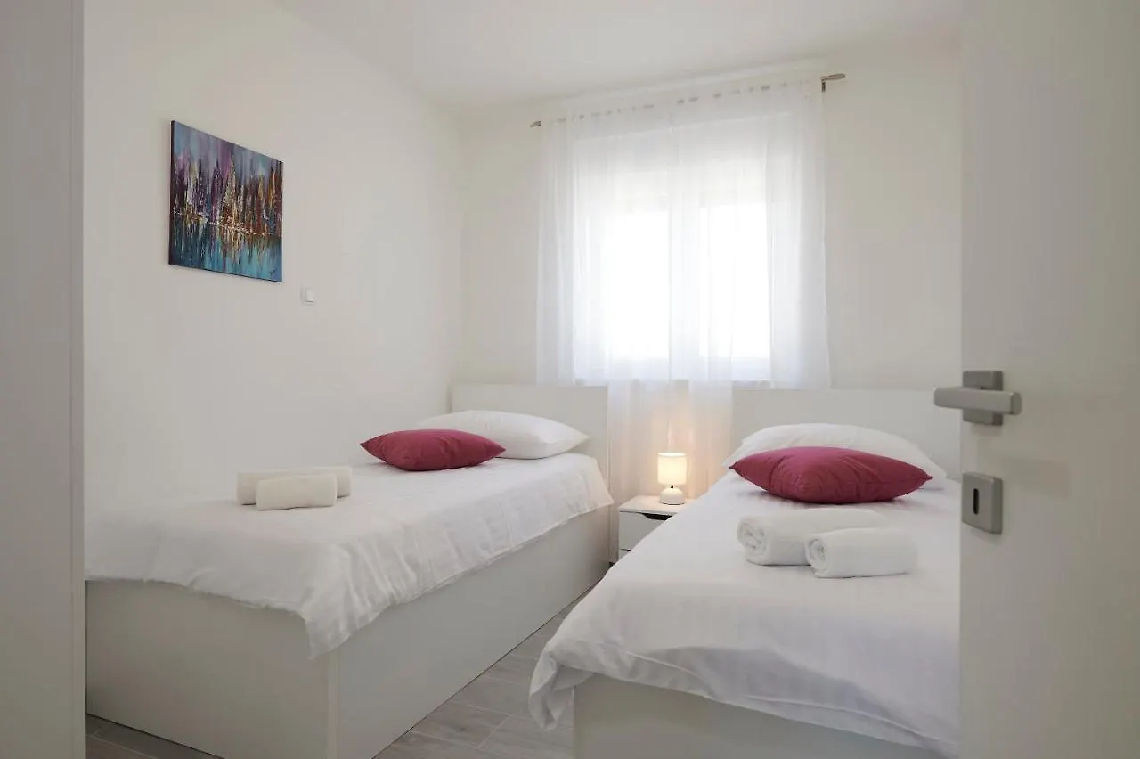 Apartman Rikard Trogir 0*,